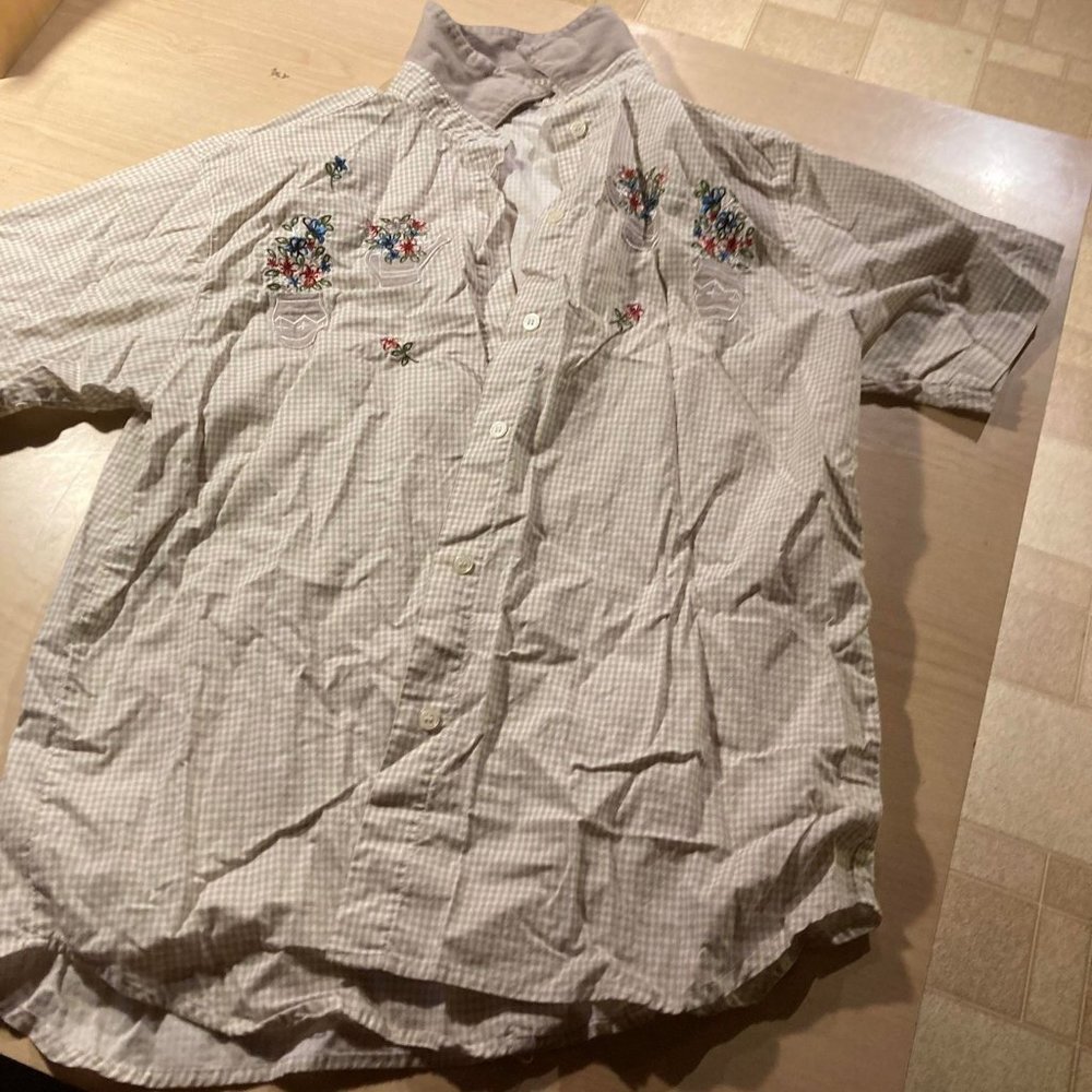 pastel gingham patterned button down collared shirt. size medium